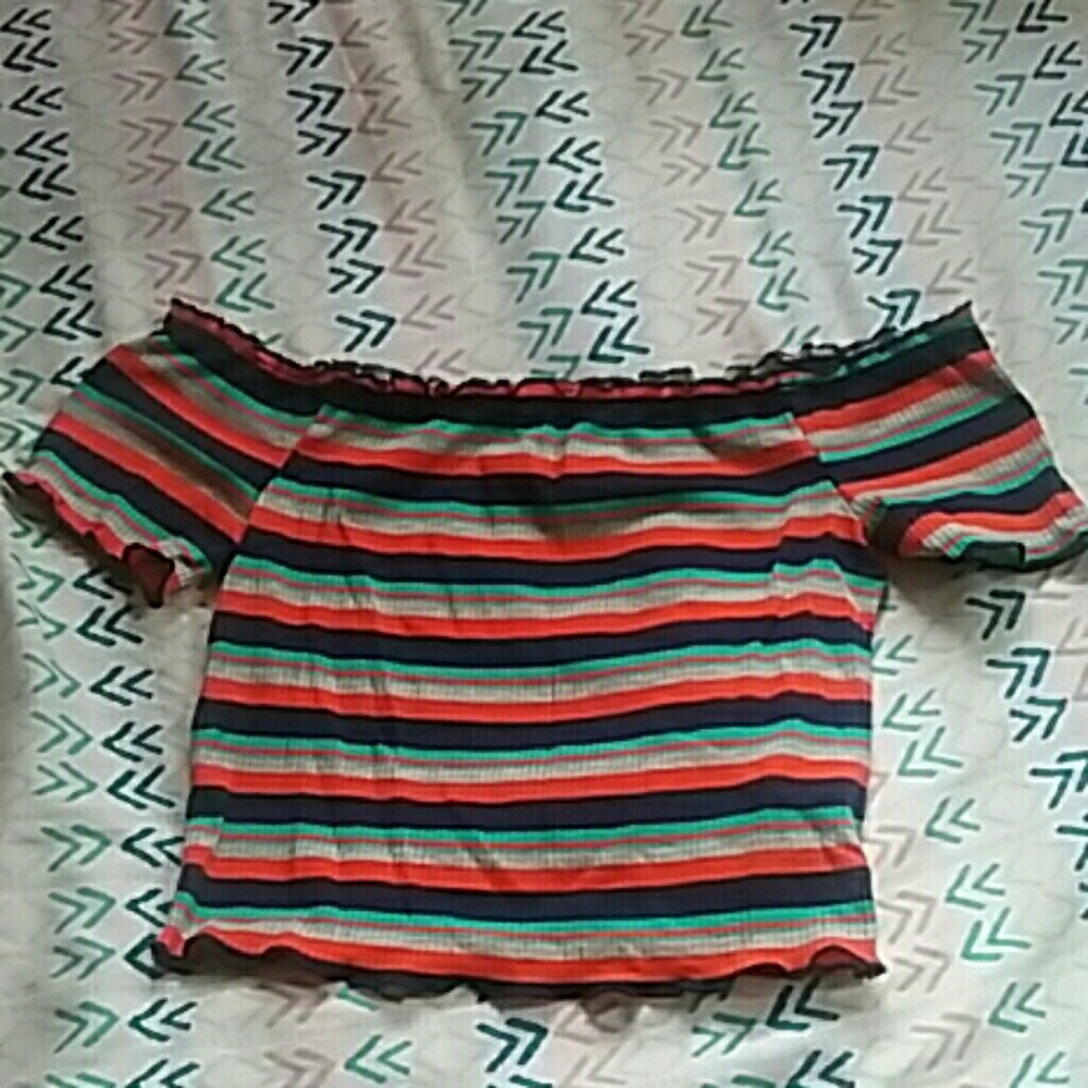 Off-shoulder ribbed crop top